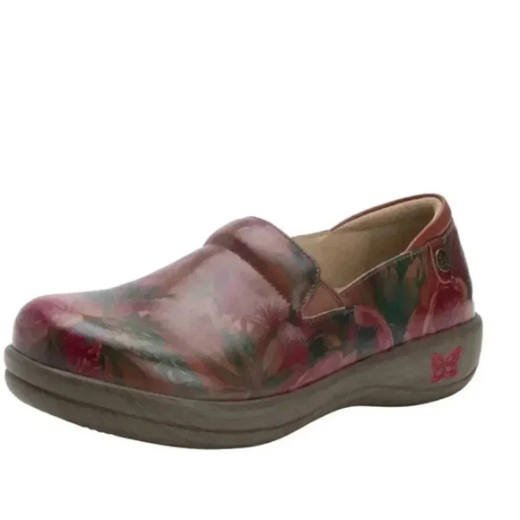 Alegria Keli
Southwestern
Romance Slip On Shoes - Picture 2 of 7